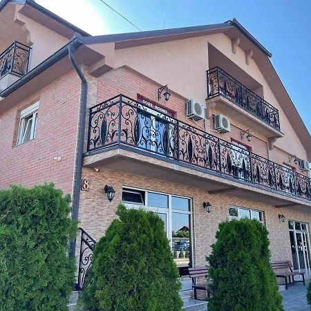 As Club Bed and Breakfast Βελιγράδι Εξωτερικό φωτογραφία