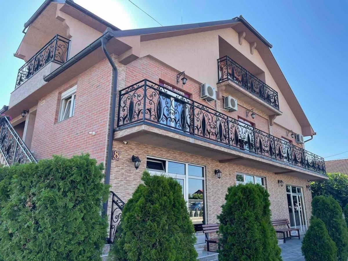 As Club Bed and Breakfast Βελιγράδι Εξωτερικό φωτογραφία